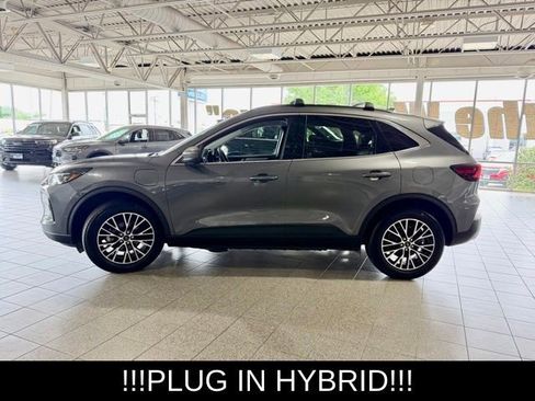 Used 2023 Ford Escape SE w/ PHEV Premium Package FWD image 5