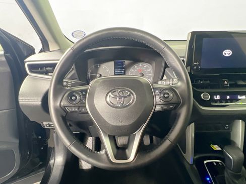 Used 2023 Toyota Corolla Cross LE w/ Moonroof Package FWD image 17