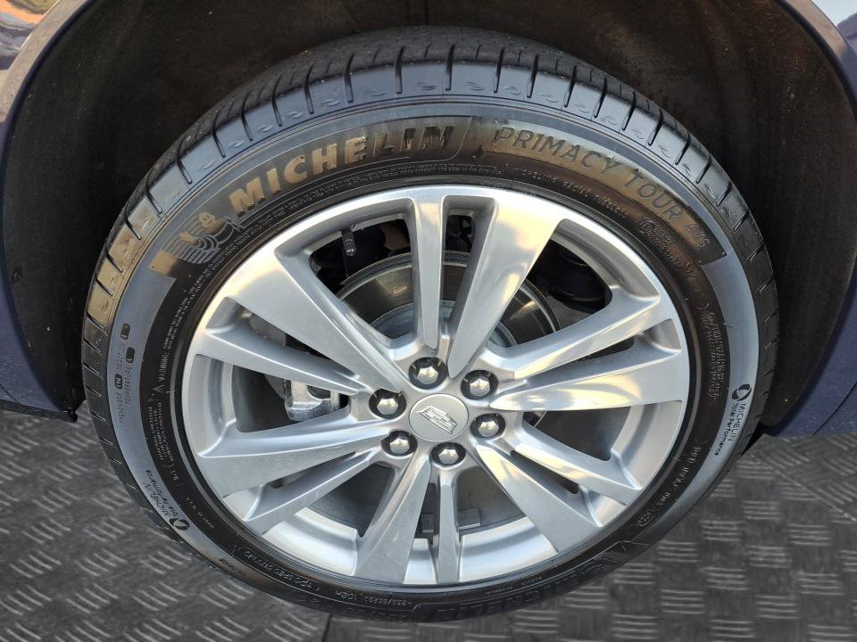 Used 2025 Cadillac XT6 Premium Luxury FWD image 17