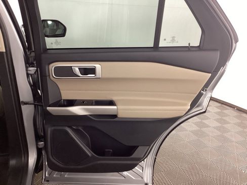 Used 2023 Ford Explorer XLT w/ Equipment Group 202A image 12