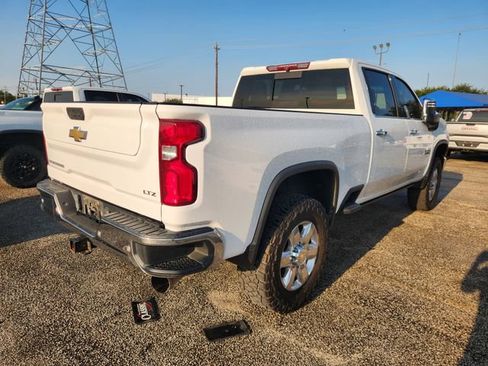 Used 2022 Chevrolet Silverado 2500 LTZ w/ LTZ Texas Edition AWD/4WD image 5