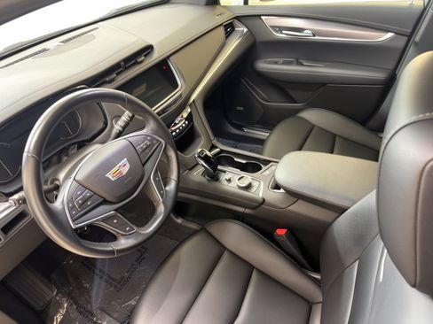 Certified 2023 Cadillac XT5 Luxury FWD image 4