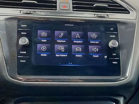 Used 2023 Volkswagen Tiguan SE image 14