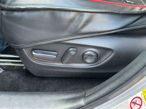 Used 2019 Toyota RAV4 XLE image 17