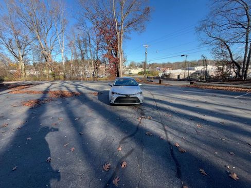 Used 2025 Toyota Corolla LE image 15