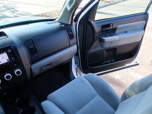 Used 2014 Toyota Sequoia SR5 image 22