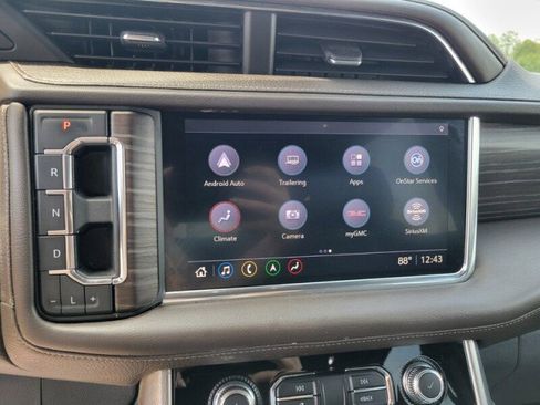 Used 2021 GMC Yukon Denali w/ Denali Premium Package image 20