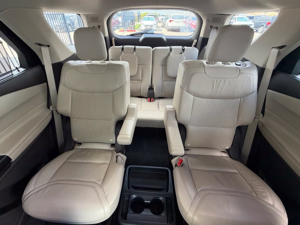 Used 2020 Ford Explorer Platinum w/ Premium Technology Package AWD/4WD image 21