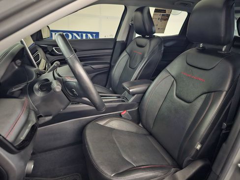 Used 2022 Jeep Compass Trailhawk w/ Trailhawk Elite Group AWD/4WD image 5