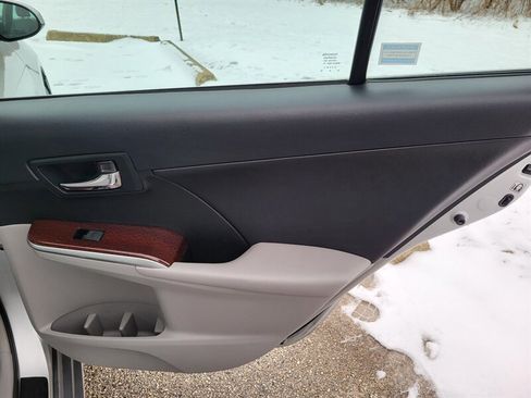 Used 2014 Toyota Camry XLE image 28