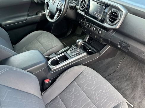Used 2016 Toyota Tacoma TRD Sport w/ Towing Package AWD/4WD image 17