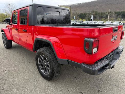 Used 2020 Jeep Gladiator Overland AWD/4WD image 2