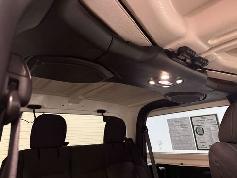 Used 2022 Jeep Wrangler Willys image 14