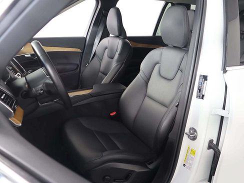 Used 2025 Volvo XC90 B5 Plus AWD/4WD image 34