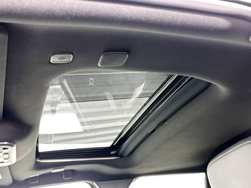 Used 2024 Toyota Tacoma Limited w/ Limited Package (LT) image 19