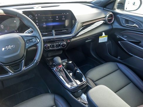 New 2026 Chevrolet Trax RS w/ Sunroof Package image 17