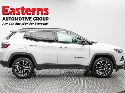 Used 2022 Jeep Compass Limited w/ Sun and Sound Group AWD/4WD image 4