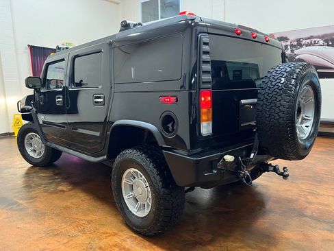 Used 2003 HUMMER H2 w/ Preferred Equipment Group AWD/4WD image 2