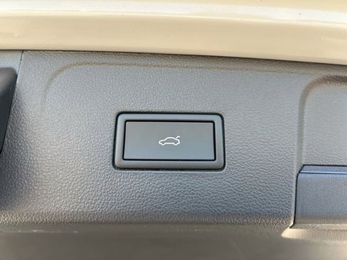 New 2026 Volkswagen Atlas SE image 49