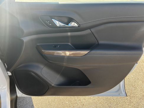 Used 2023 GMC Acadia SLE w/ Driver Convenience Package image 34