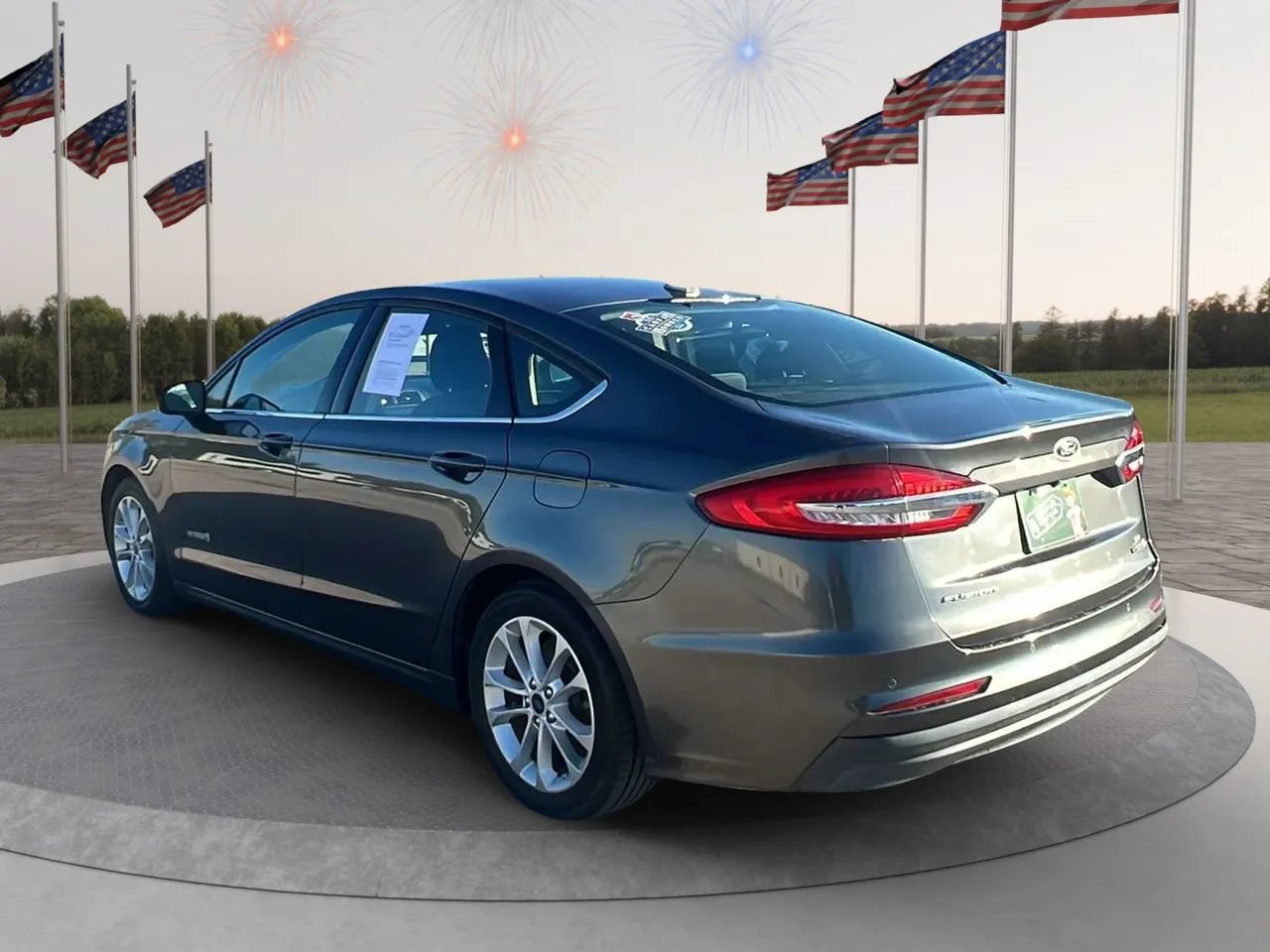 Used 2019 Ford Fusion SE FWD image 4