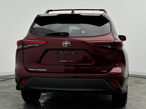 Used 2020 Toyota Highlander XLE image 7