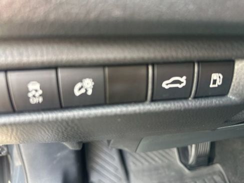 Used 2025 Toyota Camry LE AWD/4WD image 18