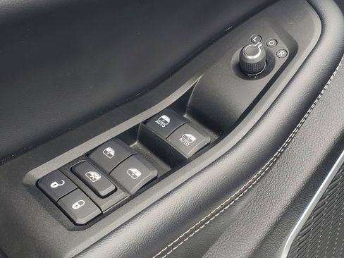 Used 2024 Jeep Grand Cherokee L Limited w/ Luxury Tech Group II AWD/4WD image 9