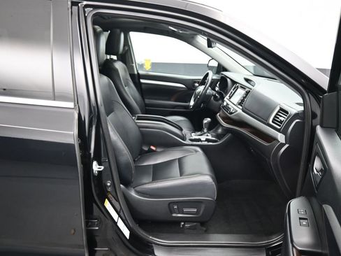 Used 2019 Toyota Highlander XLE image 57