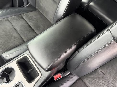 Used 2021 Jeep Grand Cherokee Laredo X image 28