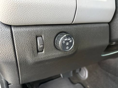 Used 2018 Chevrolet Colorado LT w/ LT Convenience Package RWD image 11
