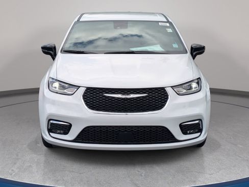 New 2026 Chrysler Pacifica Select FWD image 2