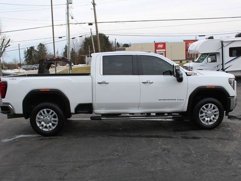 Used 2024 GMC Sierra 2500 SLT w/ SLT Convenience Package image 8