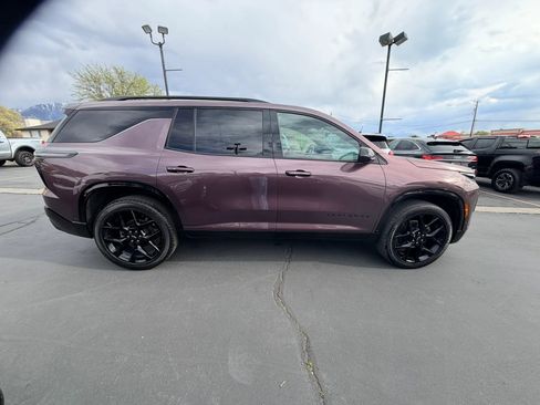 Used 2024 Chevrolet Traverse RS AWD/4WD image 3