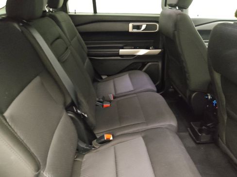 Used 2022 Ford Explorer XLT image 19
