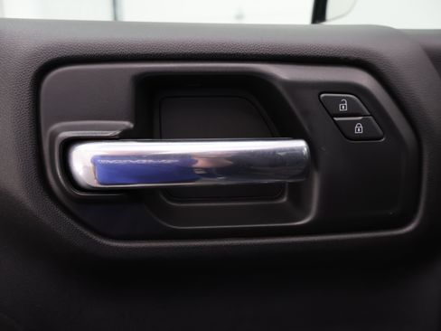 Used 2019 Chevrolet Silverado 1500 Custom Trail Boss w/ Custom Convenience Package AWD/4WD image 38