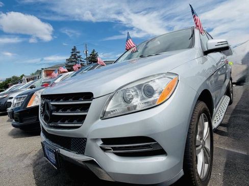 Used 2015 Mercedes-Benz ML 350 4MATIC w/ Premium 1 Package image 2