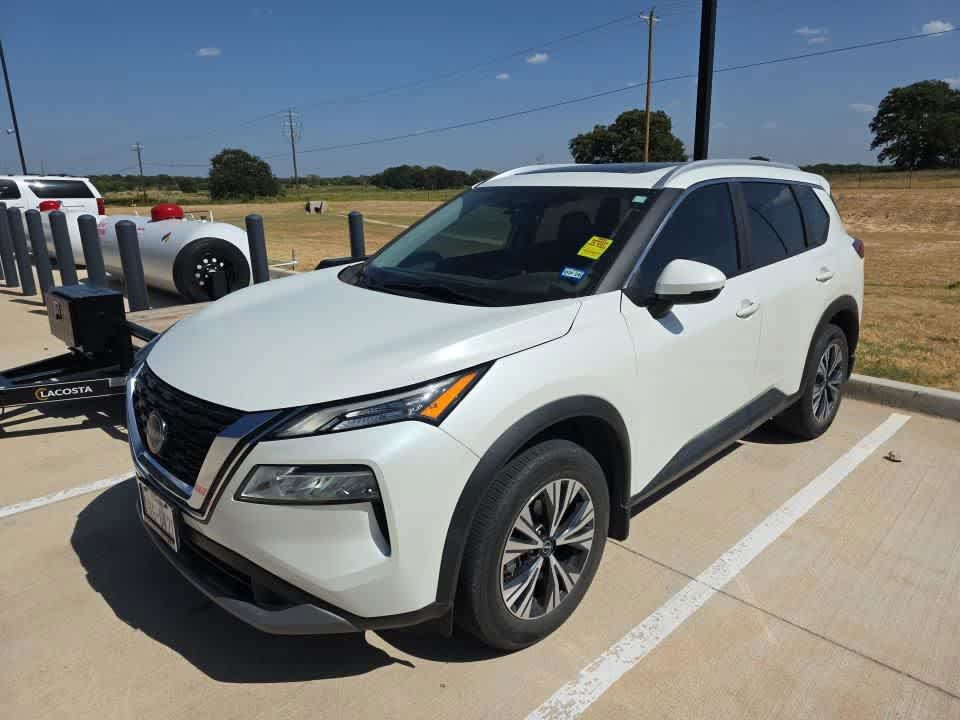 Used 2023 Nissan Rogue SV w/ SV Premium Package AWD/4WD image 2