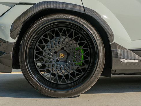 Used 2024 Lamborghini Urus Performante image 35