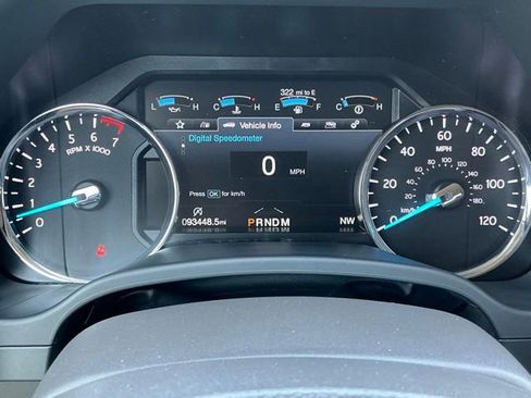 Used 2018 Ford Expedition Limited w/ Equipment Group 302A RWD image 34