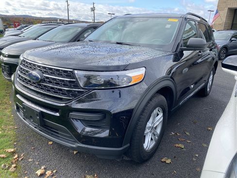 Used 2023 Ford Explorer XLT w/ Class IV Trailer Tow Package image 4