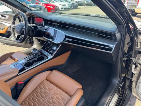Used 2021 Audi RS 6 AWD/4WD image 15