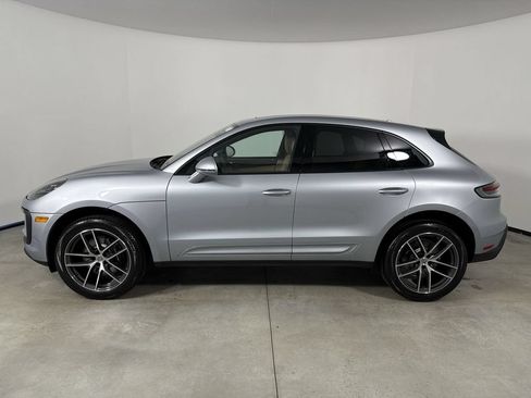 Certified 2026 Porsche Macan AWD/4WD image 2