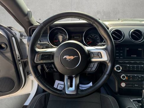 Used 2017 Ford Mustang Coupe RWD image 21