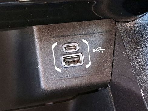 Used 2024 Jeep Compass Latitude image 25