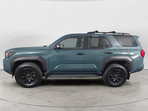 Used 2025 Toyota 4Runner TRD Off-Road Premium AWD/4WD image 8