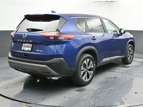 Used 2023 Nissan Rogue SV w/ SV Premium B Package image 9