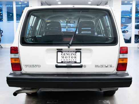 Used 1990 Volvo 240 DL image 5