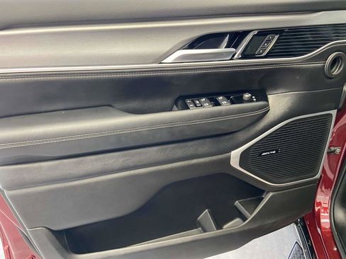 Used 2025 Jeep Wagoneer L Series II w/ 8-pass Seating Package image 17