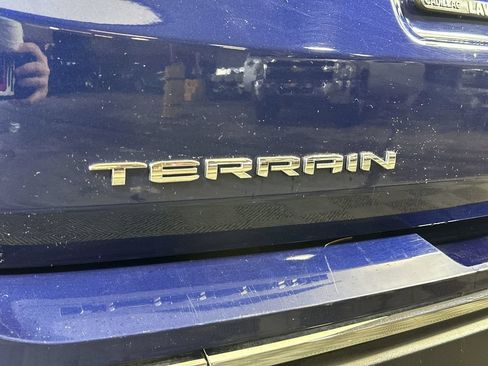 Used 2023 GMC Terrain SLT AWD/4WD image 34